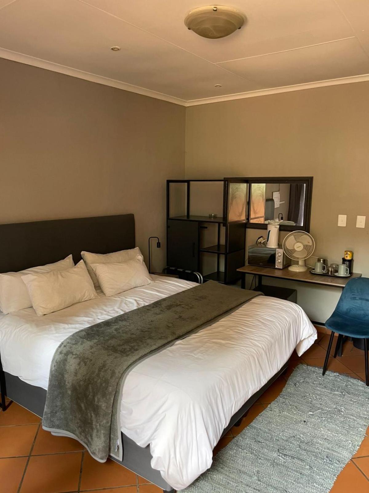 The Wild Peach - Menlyn Hotel Pretoria Exterior photo